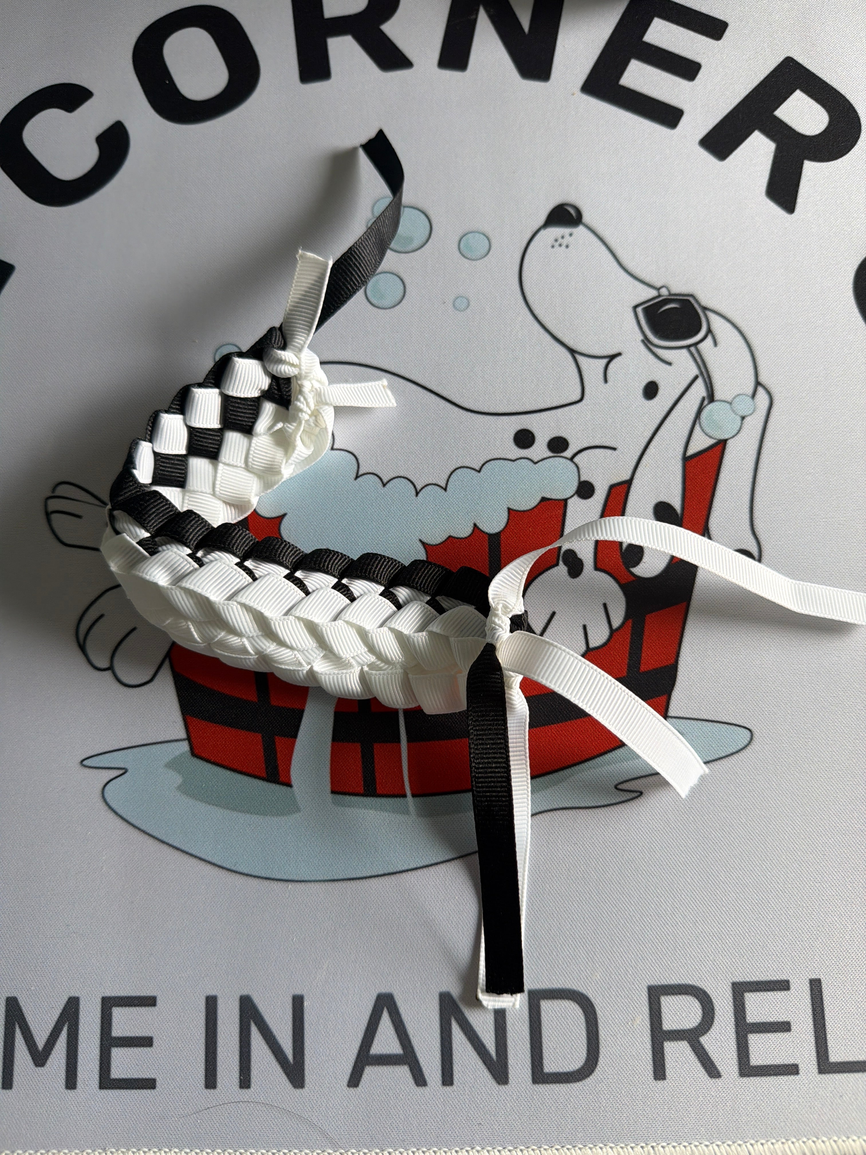 Ribbon Lanyard — Black & White